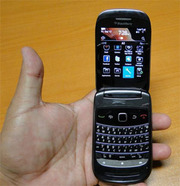 Apple Iphone 4 & BlackBerry 9760 Flip